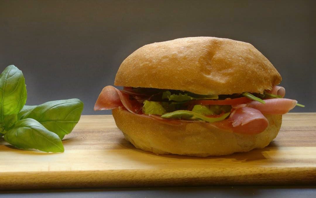 Broodje Parma ham avocado