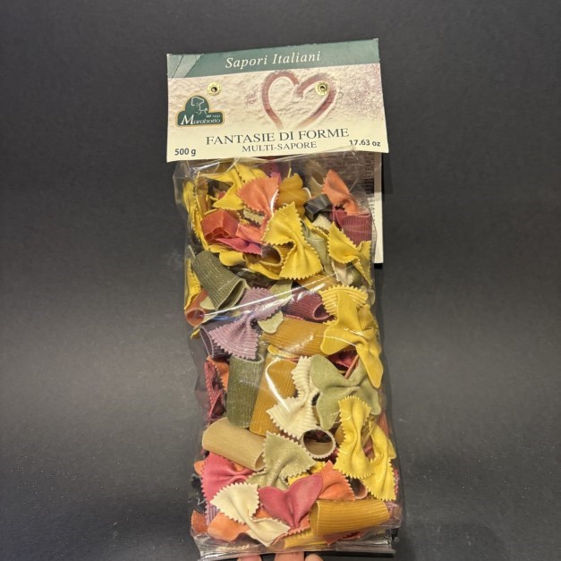 Fantasie di forme meerder vormen en kleuren pasta (Pasta)