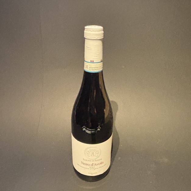 Nera d Avola Rode siciliaanse droge wijn (rode wijn)